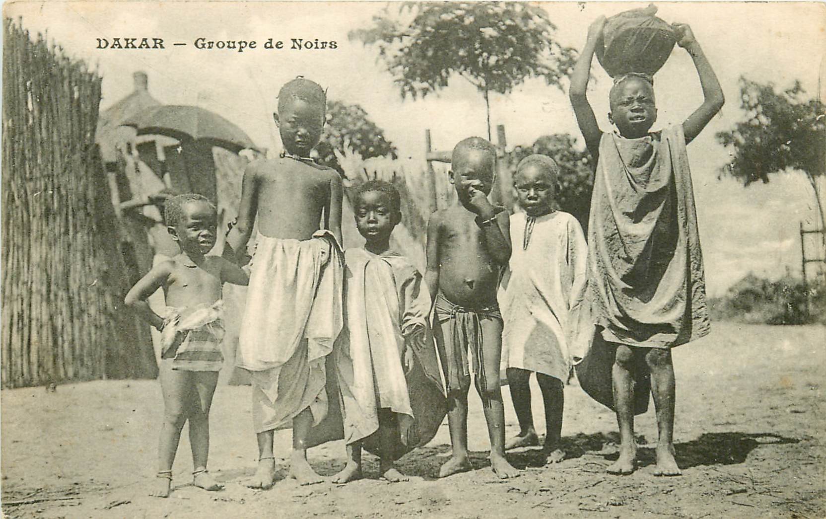 SENEGAL. Groupe de Noirs à Dakar 1910