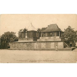 MADAGASCAR. Tombeaux Royaux au Palais de la Reine