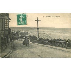 carte postale ancienne 14 TROUVILLE. Attelage et Calvaire vers 1907