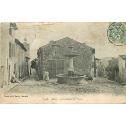 83 NANS LES PINS. Femme et sa cruche à la Fontaine du Perron 1907
