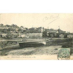 carte postale ancienne 14 TROUVILLE. Vue sur le Port 1905 Barques de Pêcheurs