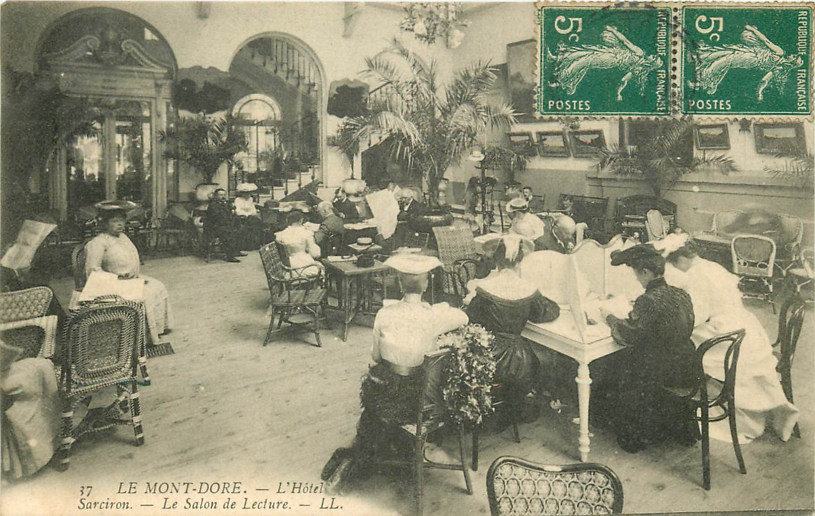 63 LE MONT-DORE. Salon de lecture à l'Hôtel 1907