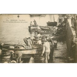 56 QUIBERON. Pêcheurs Sardiniers débarquant leur poisson à Port-Maria 1931