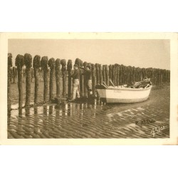 17 ILE D'OLERON. Récolte des Moules de Bouchots