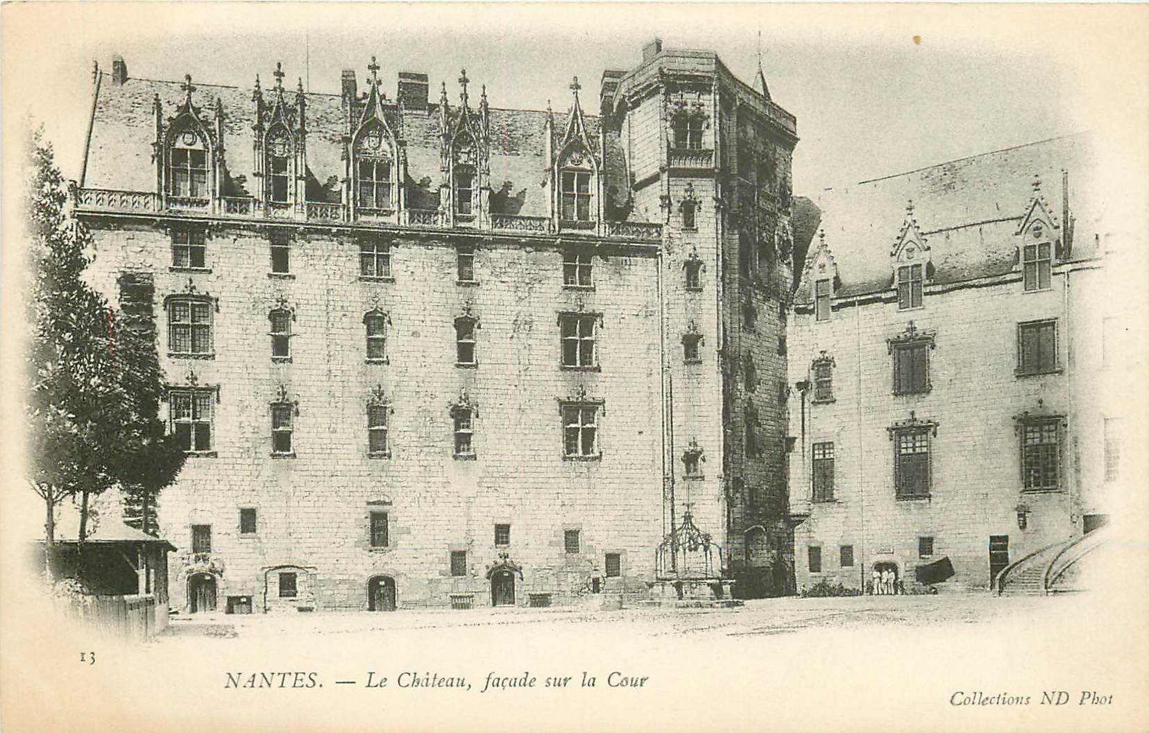 44 NANTES. La Cour du Château