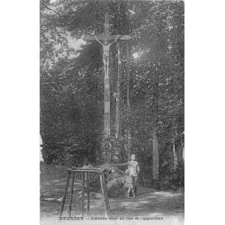 08 NEUVIZY. Calvaire élevé au lieu de l'Apparition 1924