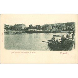 carte postale ancienne 14 TROUVILLE. Débarquement des Bateaux du havre vers 1900