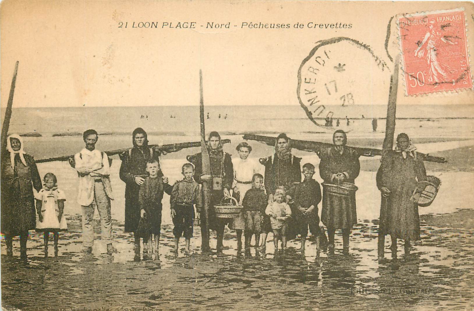 59 LOON PLAGE. Pêcheuses de Crevettes 1928