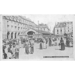 76 DIEPPE. Le Marché aux Poissons vers 1920