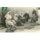 85 LES SABLES-D'OLONNE. Sablaises travaillant au Filet de Pêche 1908