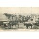 carte postale ancienne 14 TROUVILLE. Jetée Promenade arrivée du Bateau avec attelage