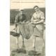 17 ILE DE RE. Types de Pêcheuses de Crevettes et Coquillages 1910