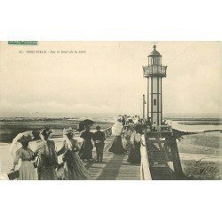 carte postale ancienne 14 TROUVILLE. Sur le bout de la Jetée