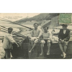 64 GUETHARY. Pêcheurs Basques sur Barque 1921