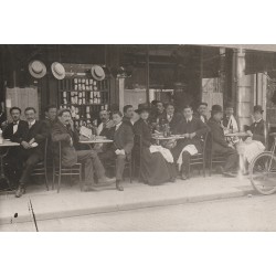 PARIS 01. Terrasse d'un Café Restaurant Rue Vauvilliers