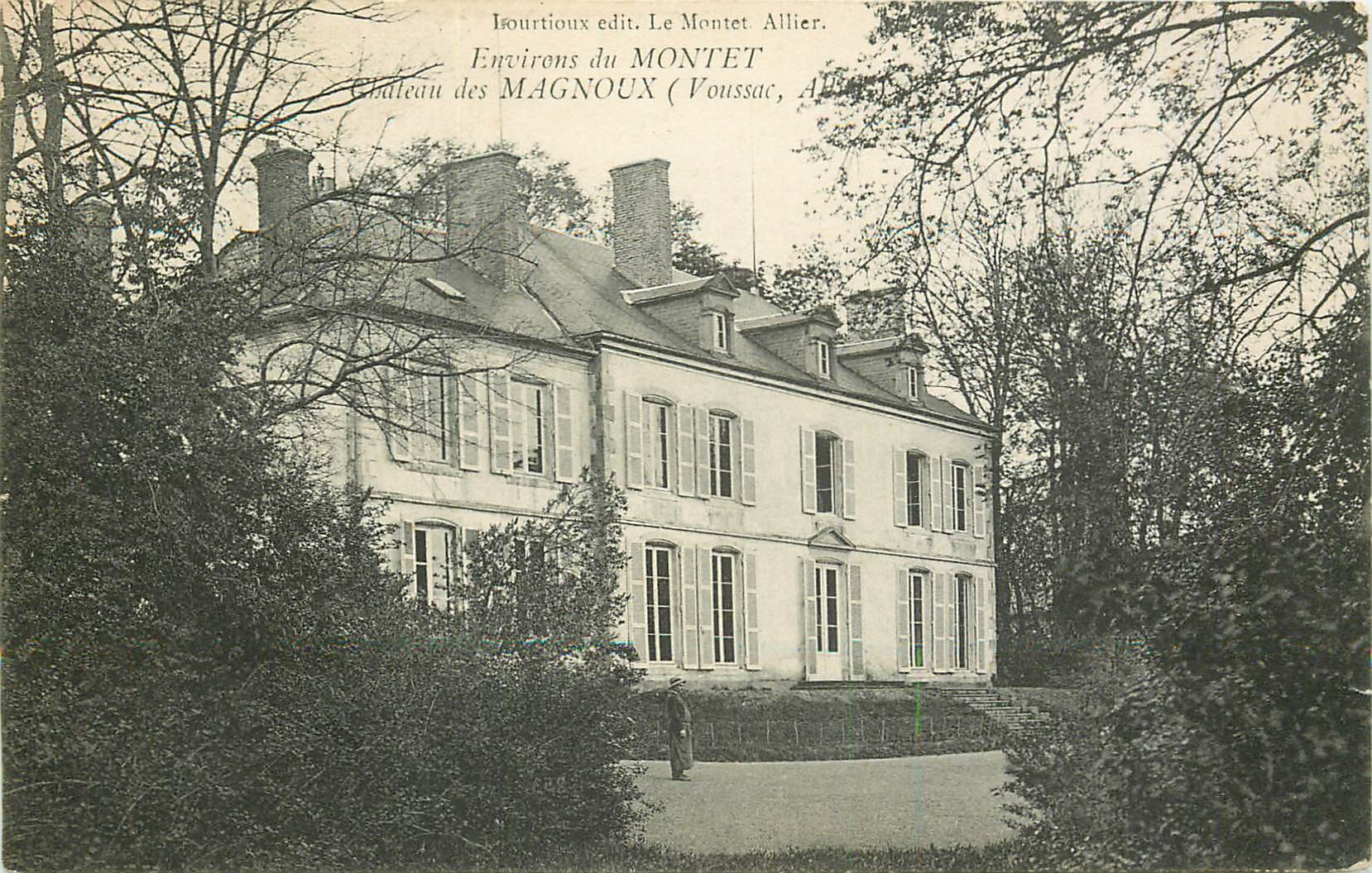 03 VOUSSAC. Château de Magnoux près de Montet 1912