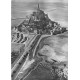 50 LE MONT SAINT-MICHEL. Vue aérienne de la Digue