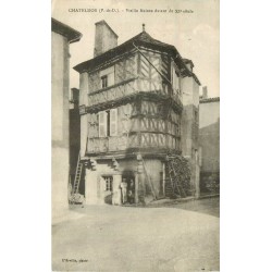 63 CHATELDON. Personnages sur la Porte de la Boulangerie 1928