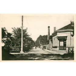 Photo Cpsm 33 GAZINET. La Boulangerie Avenue de la Gare 1955