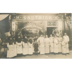 PARIS XVII° Charcuterie Gauthier et son personnel 16 Avenue des Ternes