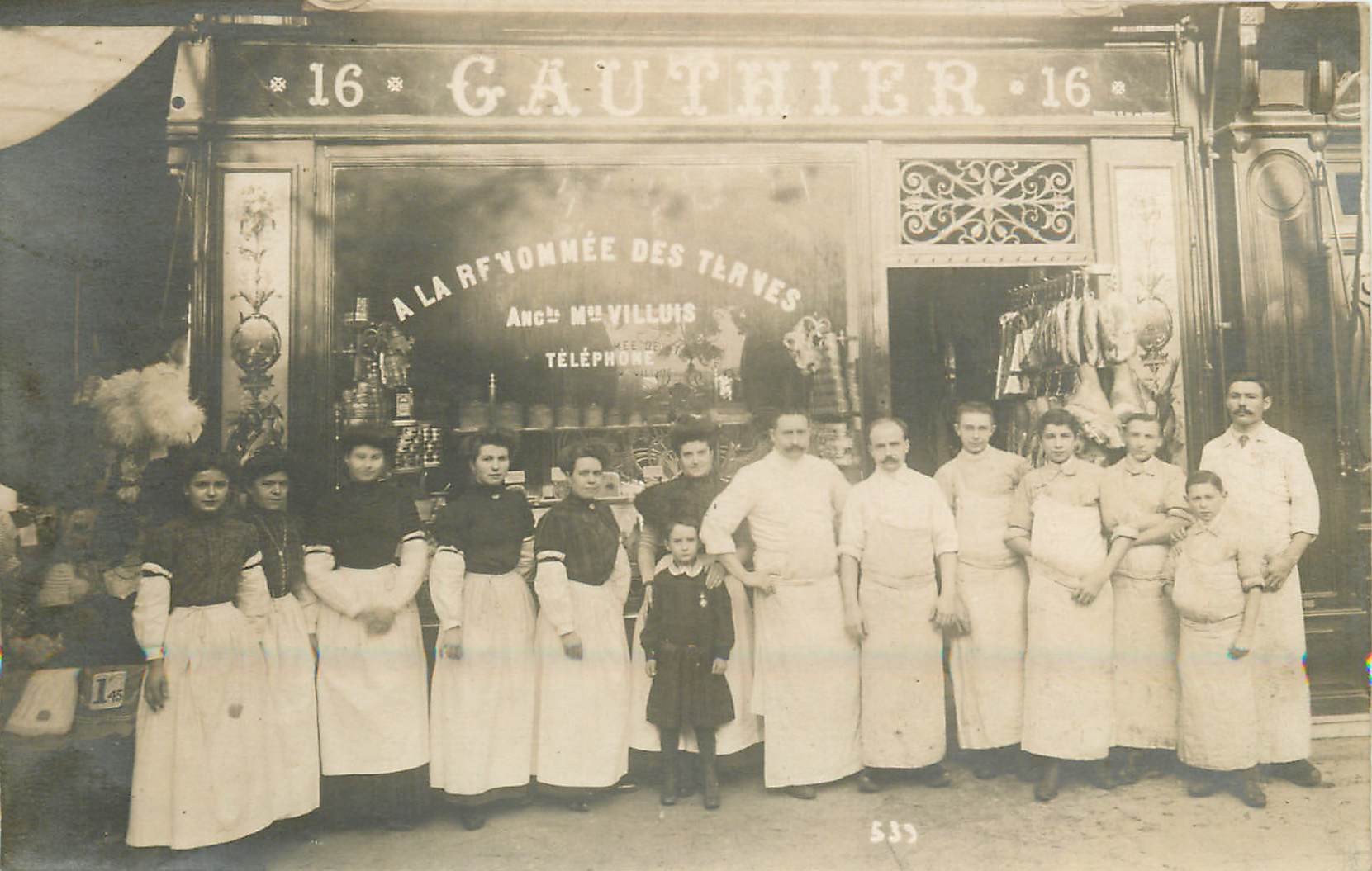 PARIS XVI° Charcuterie Gauthier et son personnel 16 Avenue des Ternes