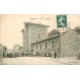 93 BAGNOLET. Grosse animation devant l'Ecole des Coutures 1905