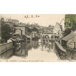 carte postale ancienne 14 LISIEUX. La Touques au Pont de la Barre 1920