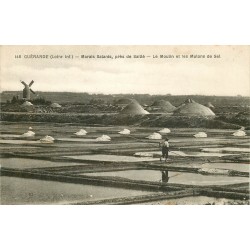 44 GUERANDE. Le Moulin et les Mulons de Sel dans les Marais Salants