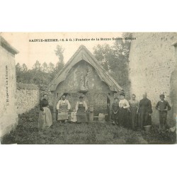 78 SAINTE-MESME. Fontaine de la Bonne Sainte