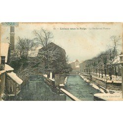 carte postale ancienne 14 LISIEUX. Le Boulevard Pasteur sous la Neige (défauts)