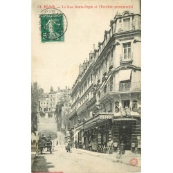 41 BLOIS. Rue Denis-Papin attelage devant le Grand Bazar 1908