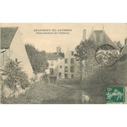 77 BEAUMONT-DU-GÂTINAIS. Dépendances du Château 1908