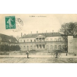 41 BLOIS. Cycliste devant la Préfecture 1910