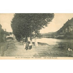 46 CARJARC. Promeneurs sur les Bords du Lot