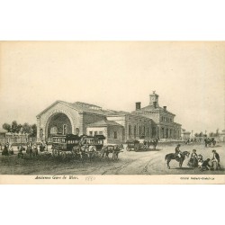 41 BLOIS. Diligences devant l'ancienne Gare de Blois vers 1880...