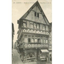 carte postale ancienne 14 LISIEUX. Boulangerie Crémerie Rue de la Paix 1913