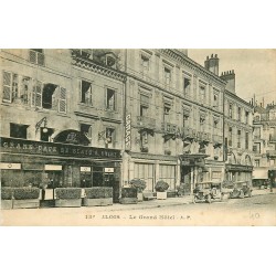 41 BLOIS. Voitures anciennes devant le Grand Hôtel