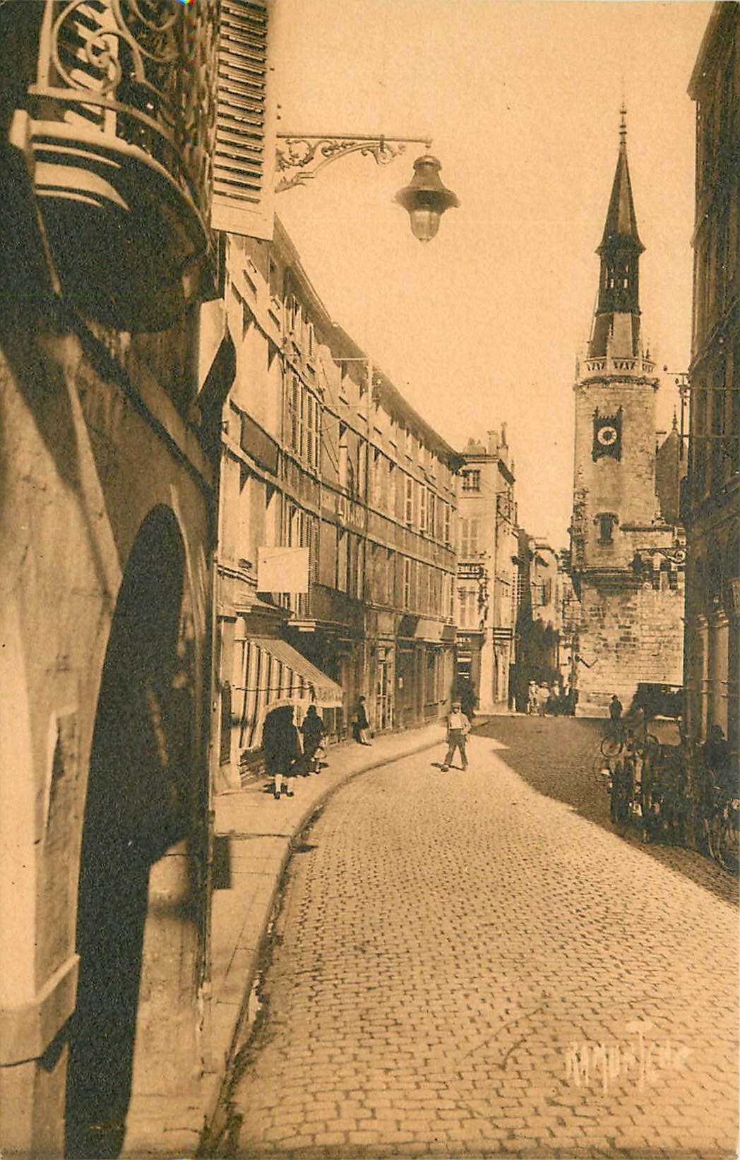 2 x cpa 17 LA ROCHELLE. Rue Dupaty et Bateau de Pêche 1900
