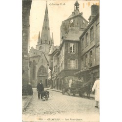 2 x cpa 22 GUIGAMP. Attelage rue Notre-Dame et le Trieux 1929