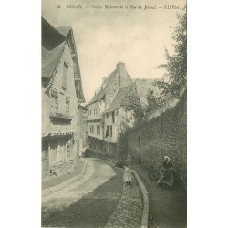 2 x cpa 22 DINAN. Rue du Jerzual avec Fileuse au rouet 1907