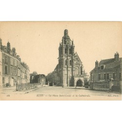 2 x Cpa 41 BLOIS. Place Saint Louis avec la Cathédrale et son intérieur