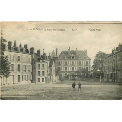 3 Cpa 41 BLOIS. Place du Château 1907-1923 et la Cour