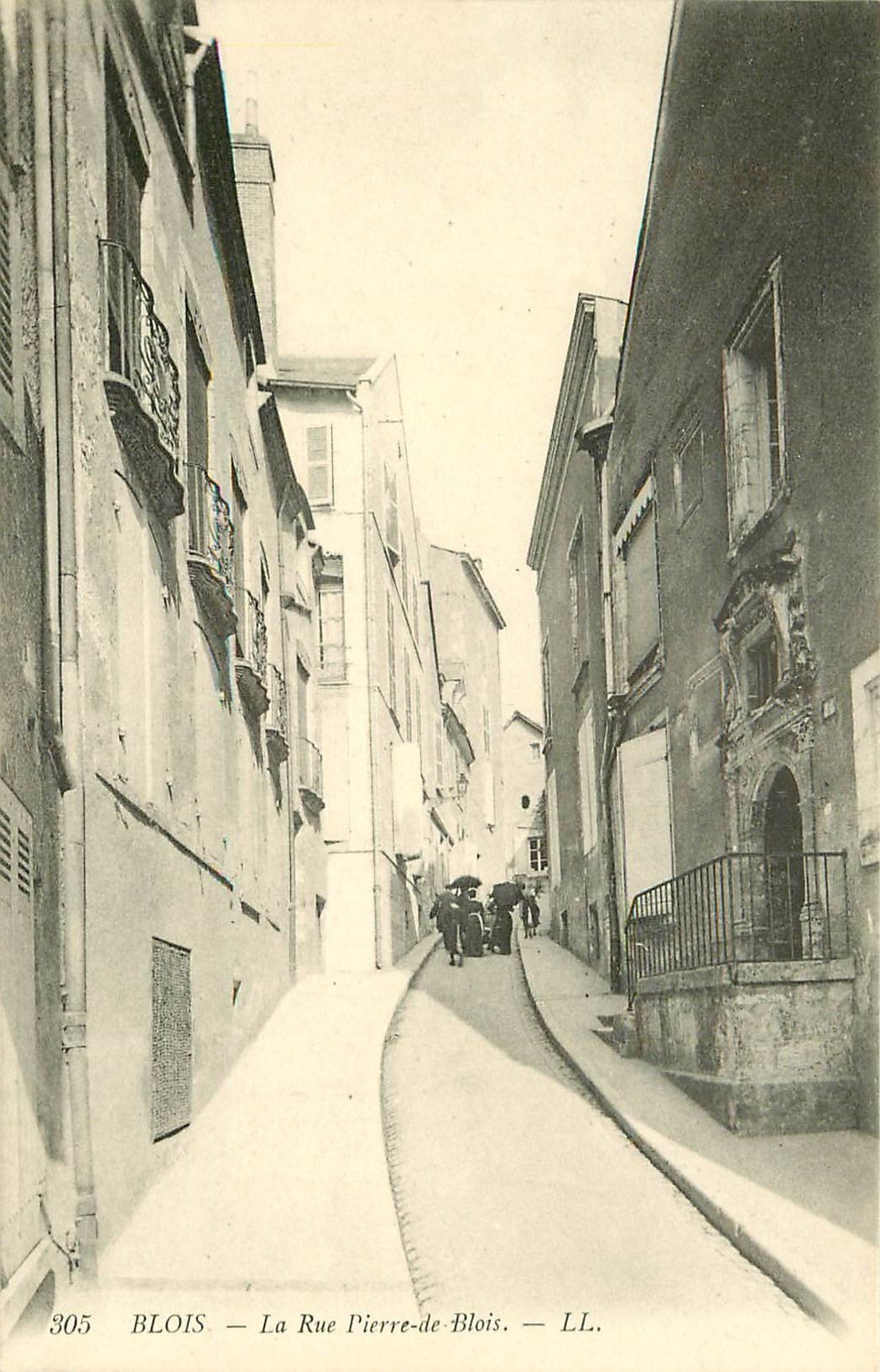 2 x Cpa 41 BLOIS. Rue Pierre de Blois et la Porte Henri II 1912