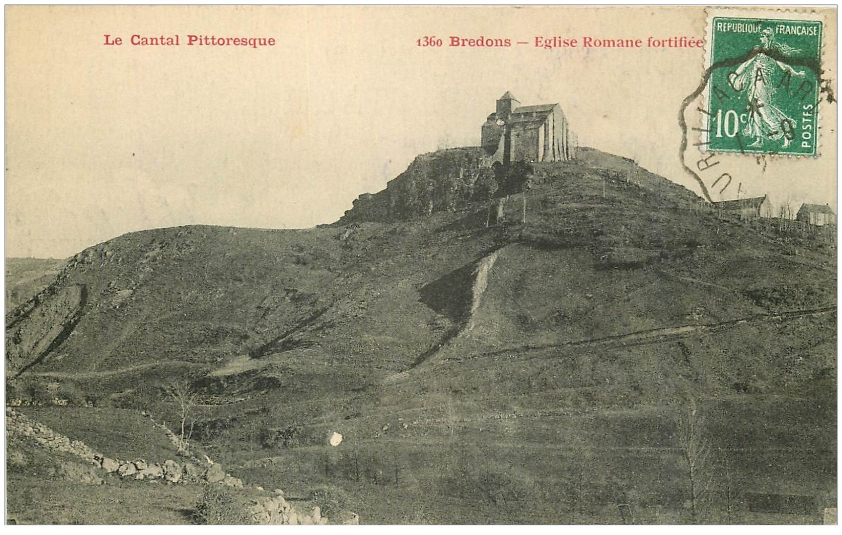 carte postale ancienne 15 BREDONS. Eglise Romane 1923