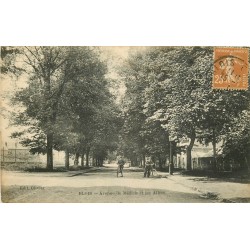 41 BLOIS. Cyclistes sur les Allées avenue de Médicis vers 1923