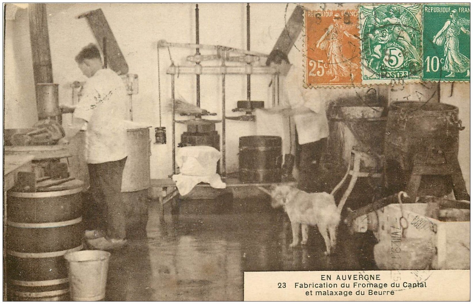 carte postale ancienne 15 CAPTAL. Fabrication du Fromage et malaxage du Beurre 1929. Vieux métier Artisanal