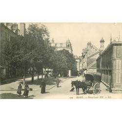 41 BLOIS. Le Marché couvert avec attelage de livraison Place Louis XII 1908