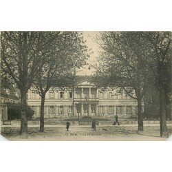 2 x Cpa 41 BLOIS. La Préfecture enfants au cerceau et militaire