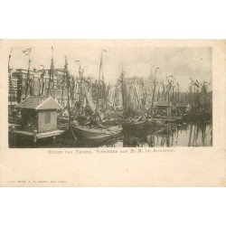 Amsterdam. Hulde van Nederl. Visschers aan H.M. De Koningin. NETHERLANDS