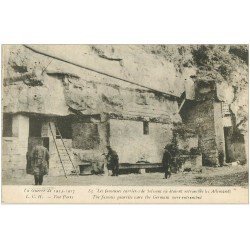 carte postale ancienne 02 SOISSONS. Les Carrières avec Soldats